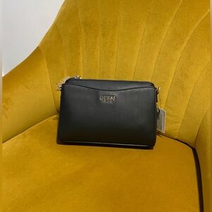 GUESS Lyndi Girlfriend Crossbody - Black BRAND NEW WITH TAGS